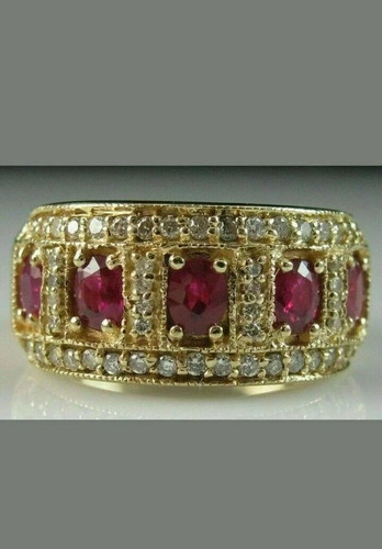 Oval cut natural ruby - ct,