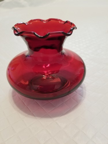 Small ruby red - red, crimped